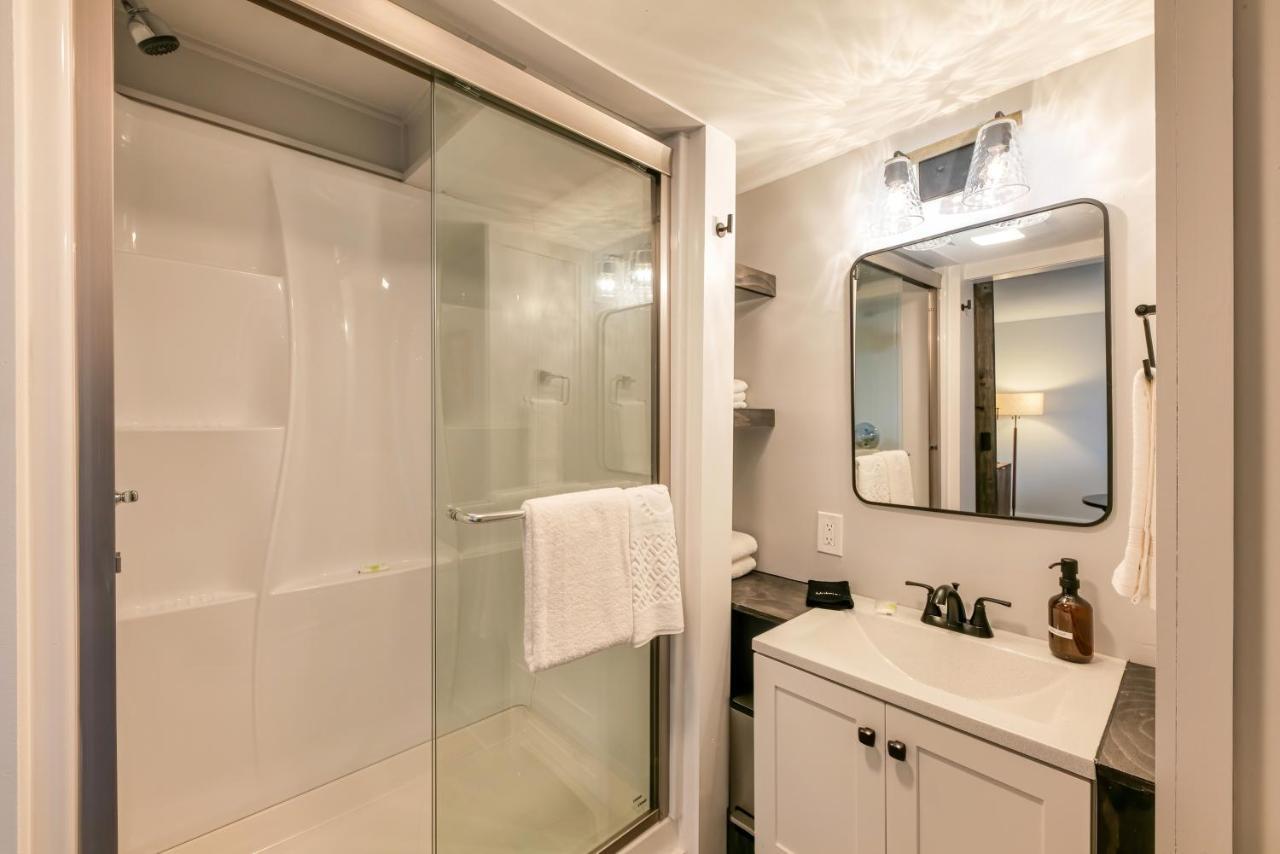 Cozy 1br W/ 4min Walk To Downtown Blueberry Hill *