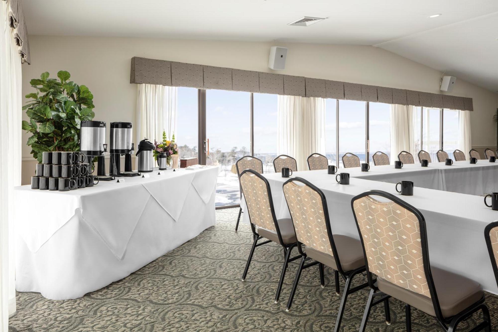 Atlantic Oceanside & Conference Center Hotel