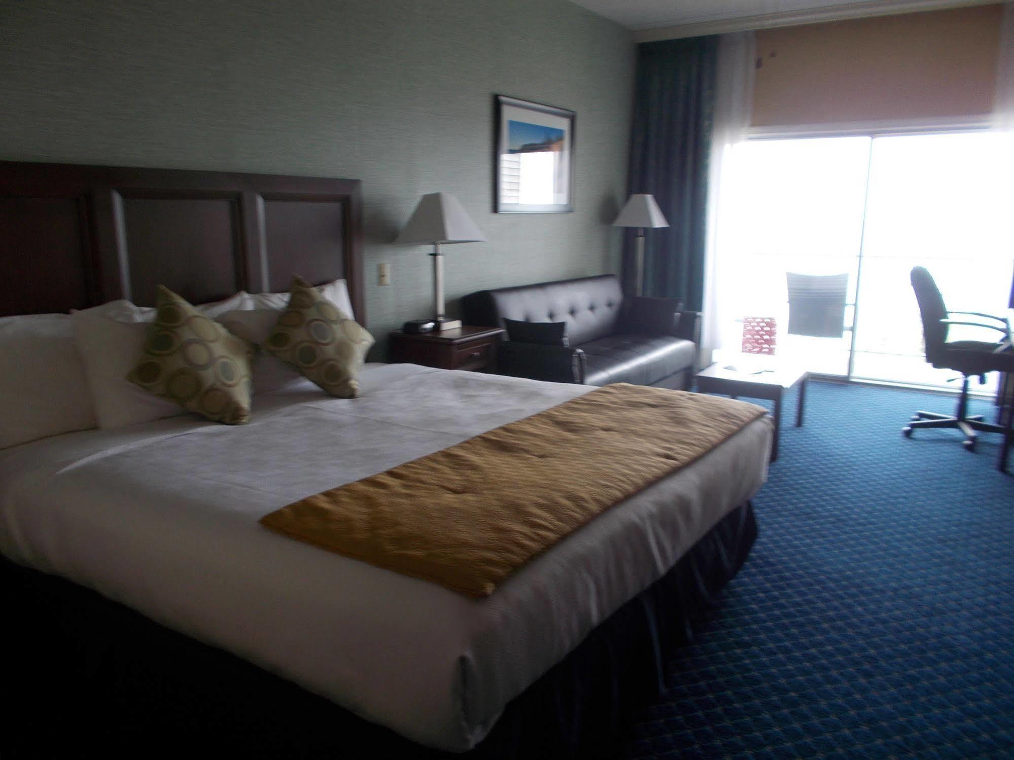 Hotel Atlantic Oceanside & Conference Center 3*