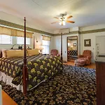 The Elmhurst Inn